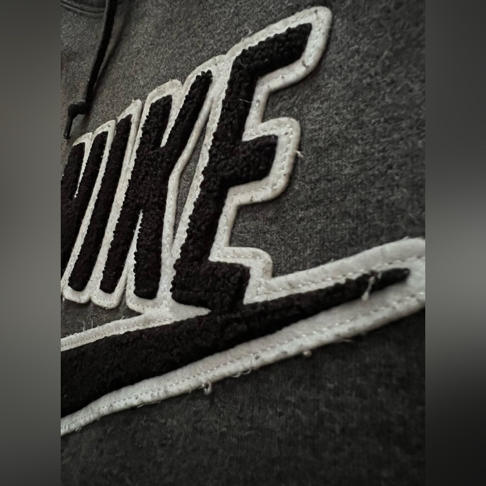 Men’s Nike Hooded Sweatshirt, Gray, Size XL, Pre-Owned Excellent Used Condition - Picture 4 of 13